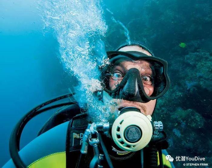 救援受困的鬃狼