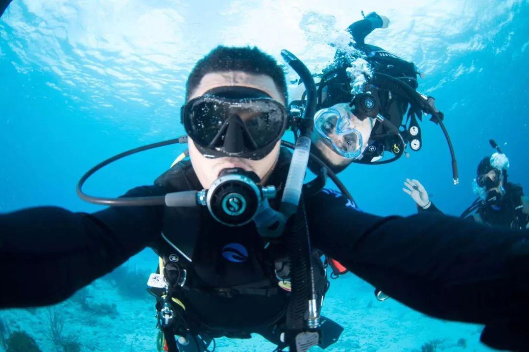 沈梦辰录综艺受伤，腰椎骨断裂，网友却评论到怀孕会遭罪